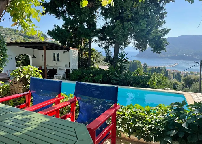 Romantic Lemonia Szkópelosz