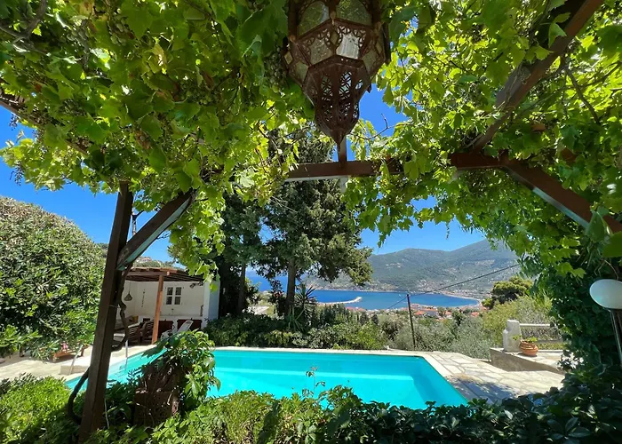 Romantic Lemonia Villa